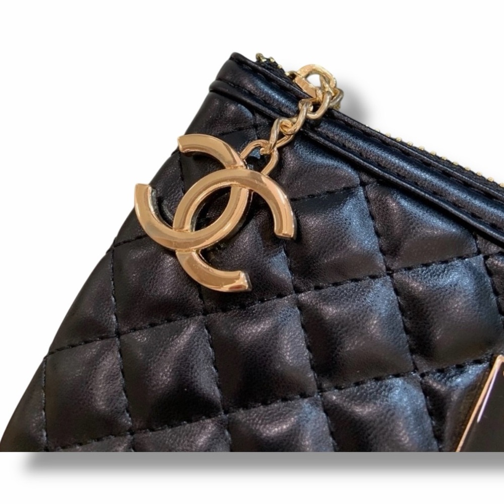 Chanel Makeup Quilted Black Leather Zip Pouch - Picture 5 of 7